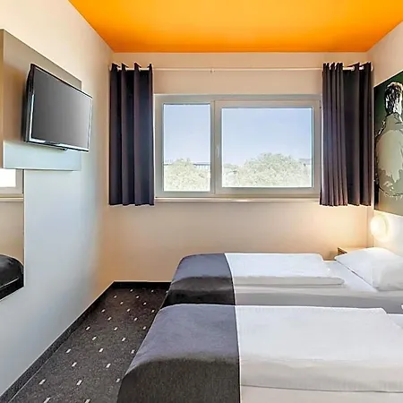 Hotel Hbf-süd 3*