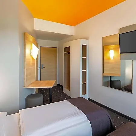 Hotel Hbf-süd 3*