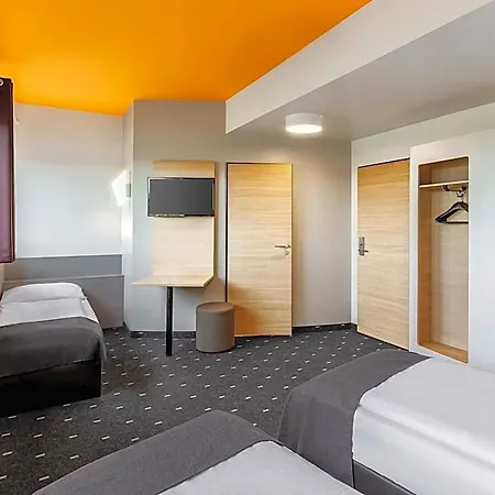 Hotel Hbf-süd 3*